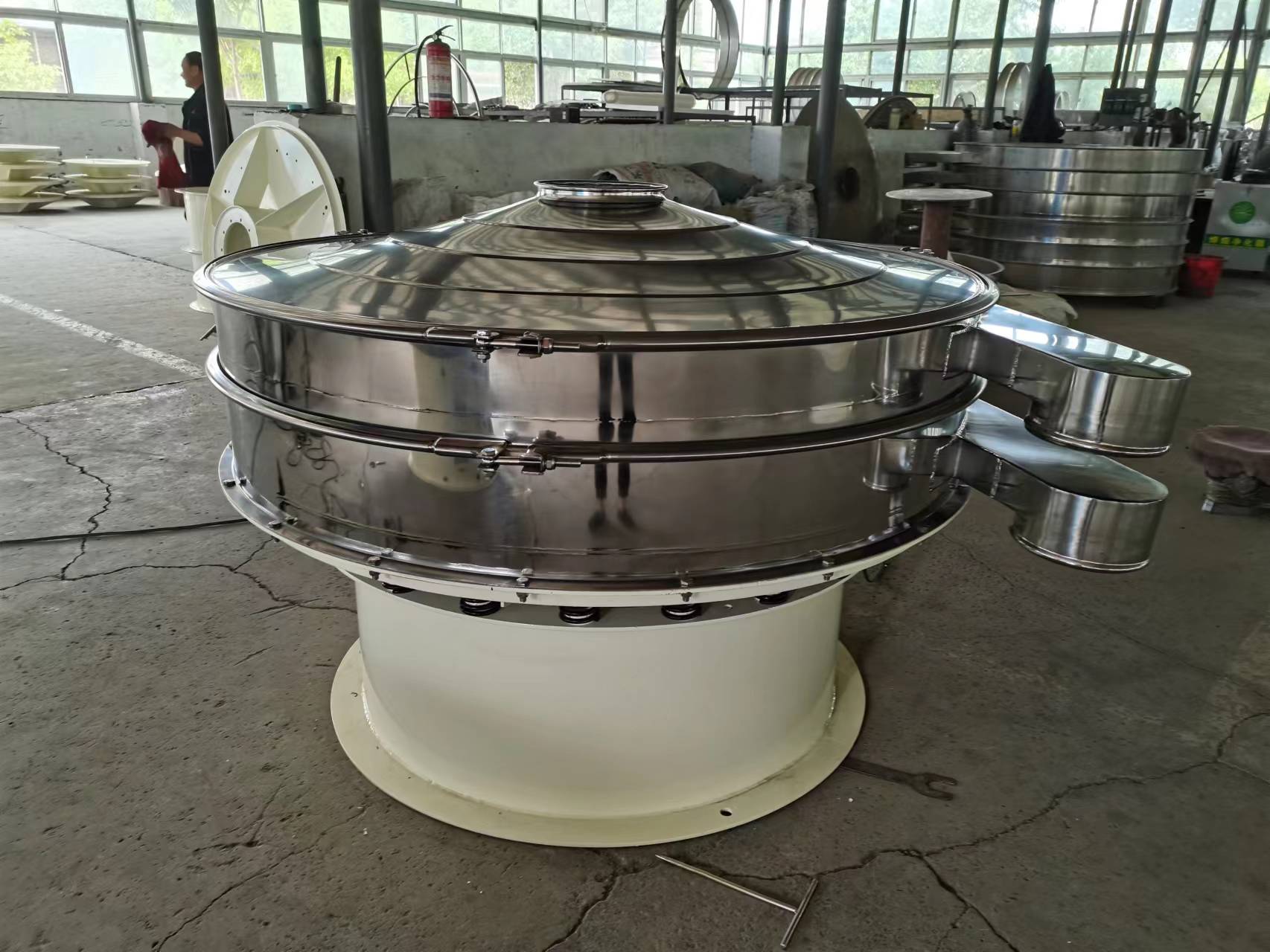 大振篩機(jī)帶你深入地了解振動(dòng)篩產(chǎn)品及目標(biāo)用戶(hù)，和你一起制定現(xiàn)場(chǎng)使用方案。
